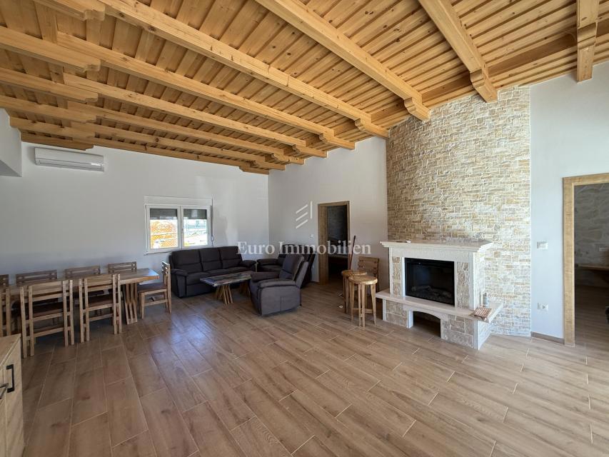 Vrsi - casa con piscina e giardino