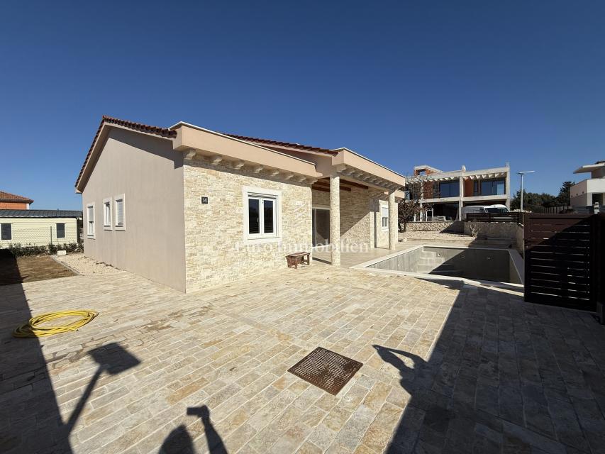Vrsi - casa con piscina e giardino