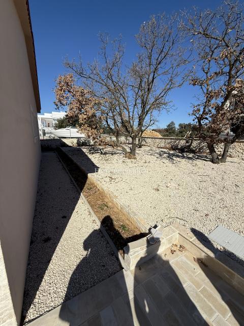 Vrsi - casa con piscina e giardino