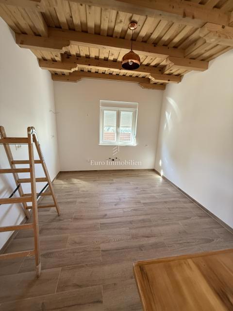 Vrsi - casa con piscina e giardino