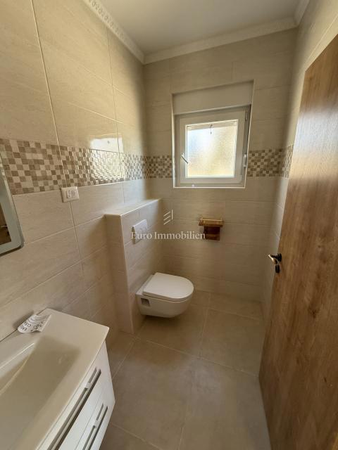 Vrsi - casa con piscina e giardino