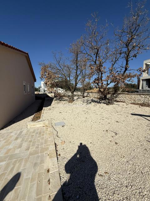 Vrsi - casa con piscina e giardino