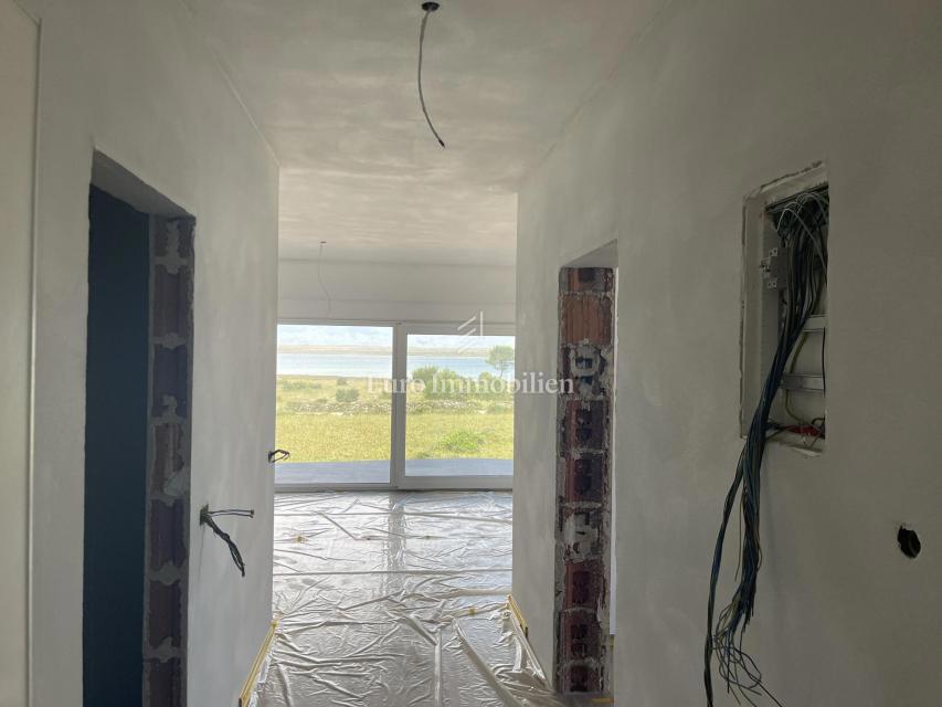 Isola di Vir - nuovo appartamento con giardino privato