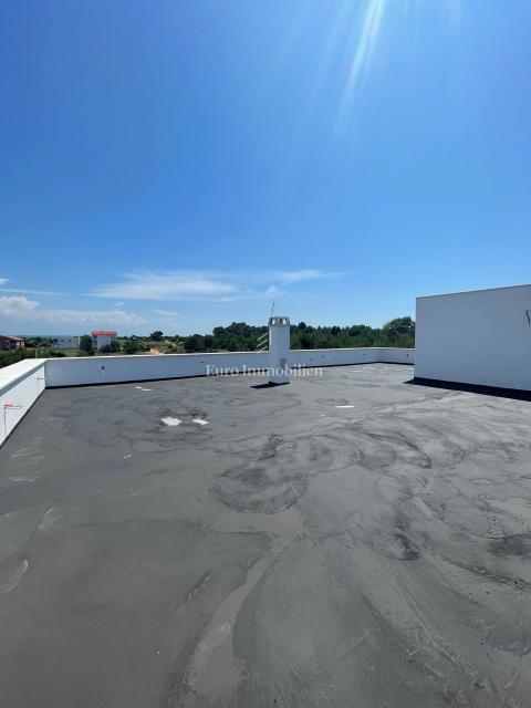 Isola di Vir - nuovo appartamento con giardino privato