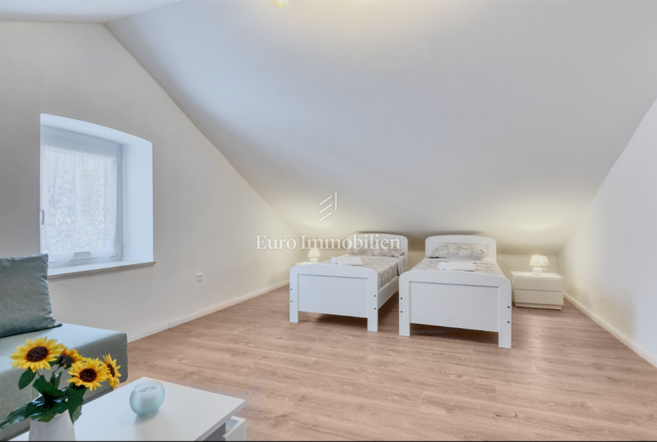 Kraljevica - casa con un giardino incantevole