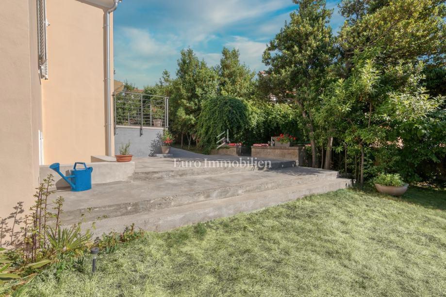 Kraljevica - casa con un giardino incantevole