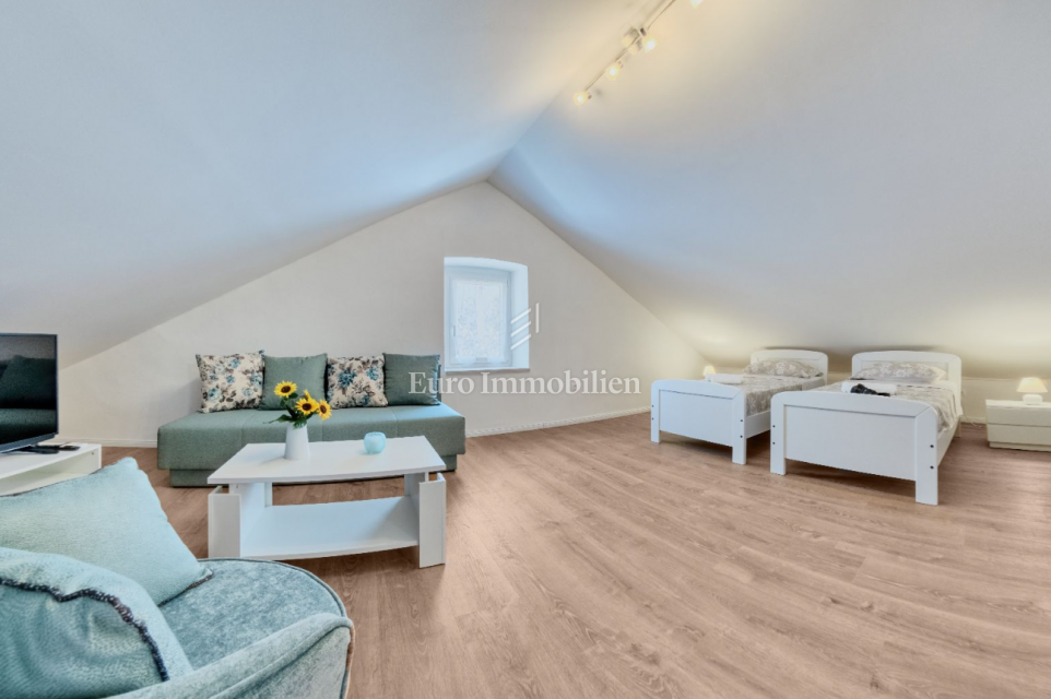 Kraljevica - casa con un giardino incantevole