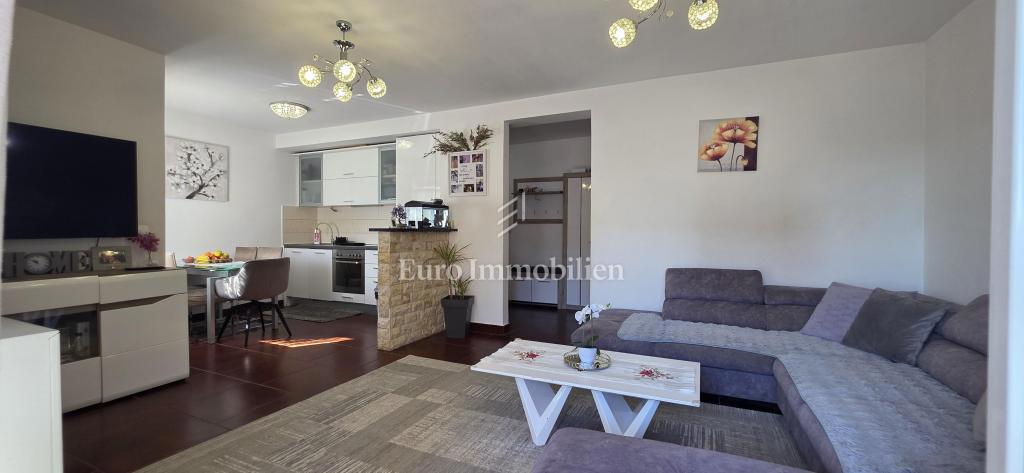 Crikvenica, appartamento con  parcheggio, zona tranquilla