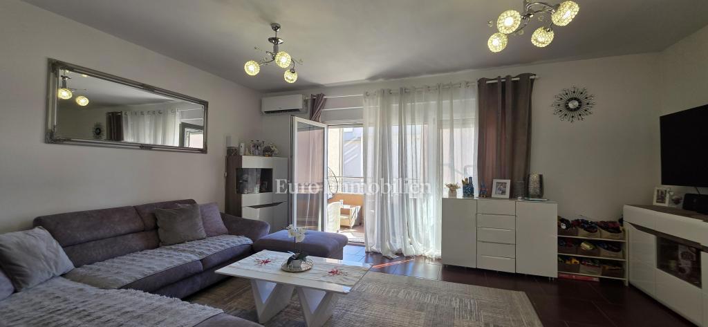 Crikvenica, appartamento con  parcheggio, zona tranquilla