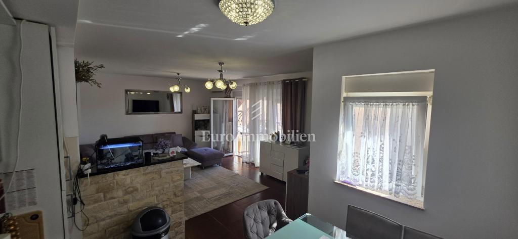 Crikvenica, appartamento con  parcheggio, zona tranquilla