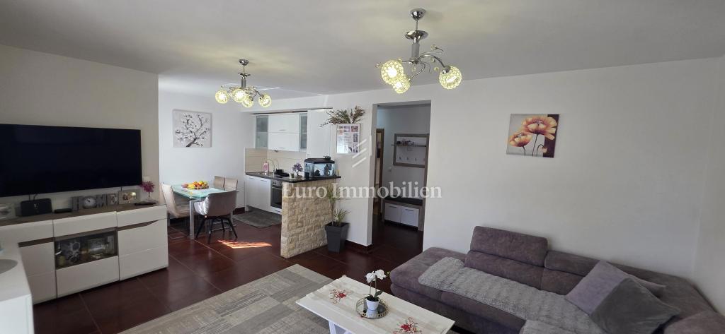 Crikvenica, appartamento con  parcheggio, zona tranquilla