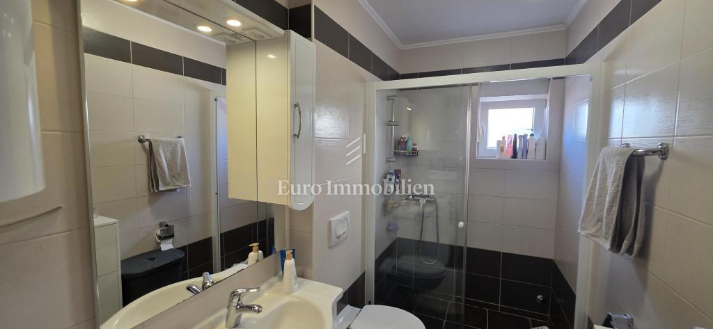 Crikvenica, appartamento con  parcheggio, zona tranquilla