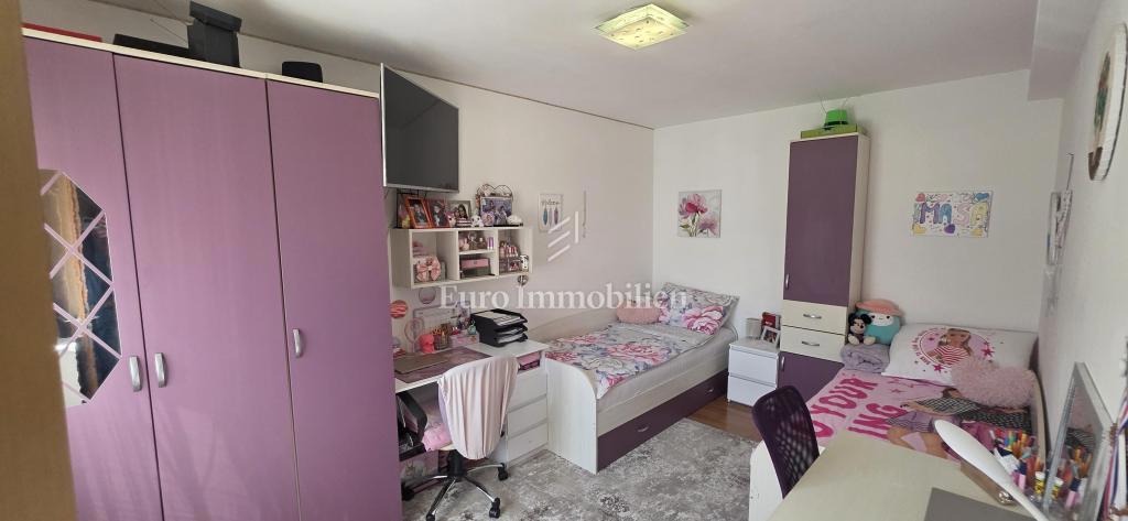 Crikvenica, appartamento con  parcheggio, zona tranquilla