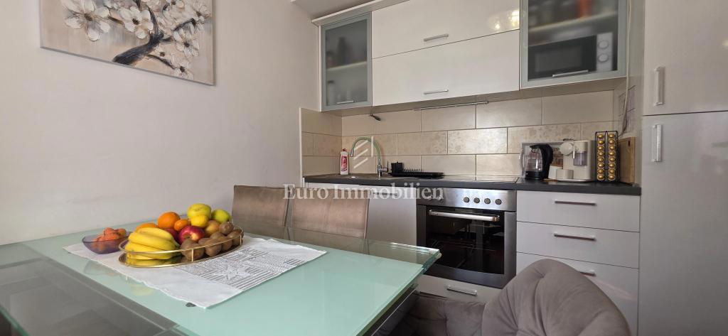 Crikvenica, appartamento con  parcheggio, zona tranquilla