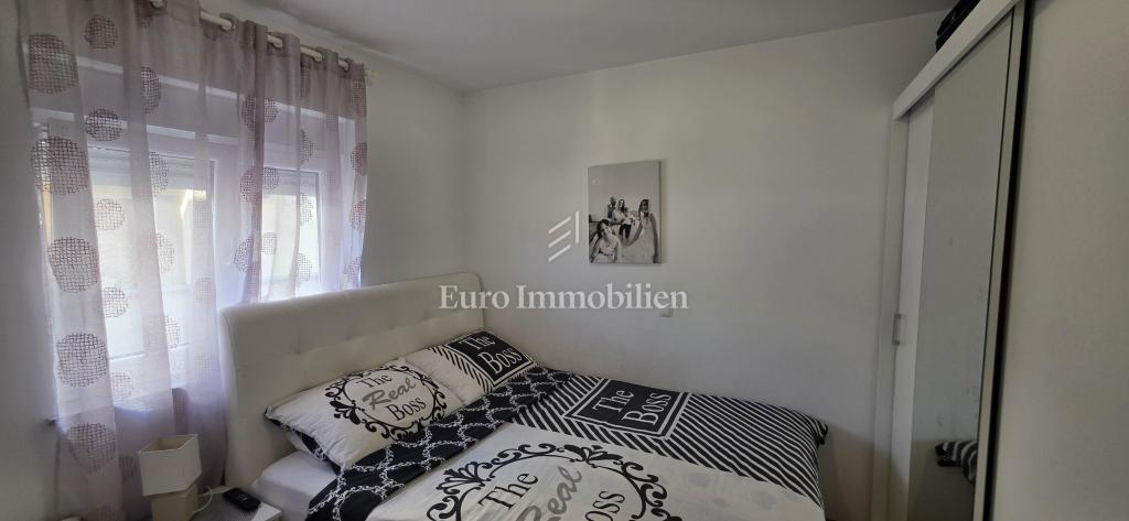 Crikvenica, appartamento con  parcheggio, zona tranquilla