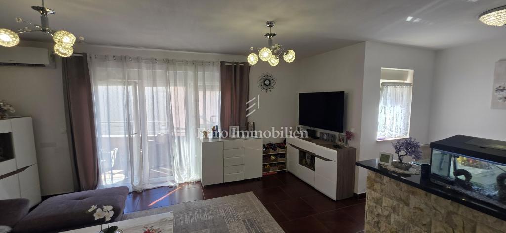 Crikvenica, appartamento con  parcheggio, zona tranquilla