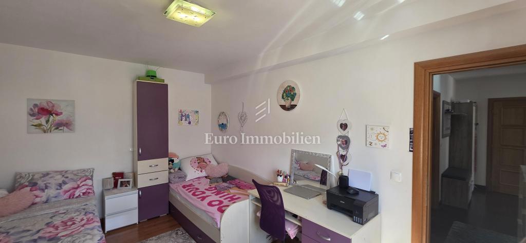 Crikvenica, appartamento con  parcheggio, zona tranquilla