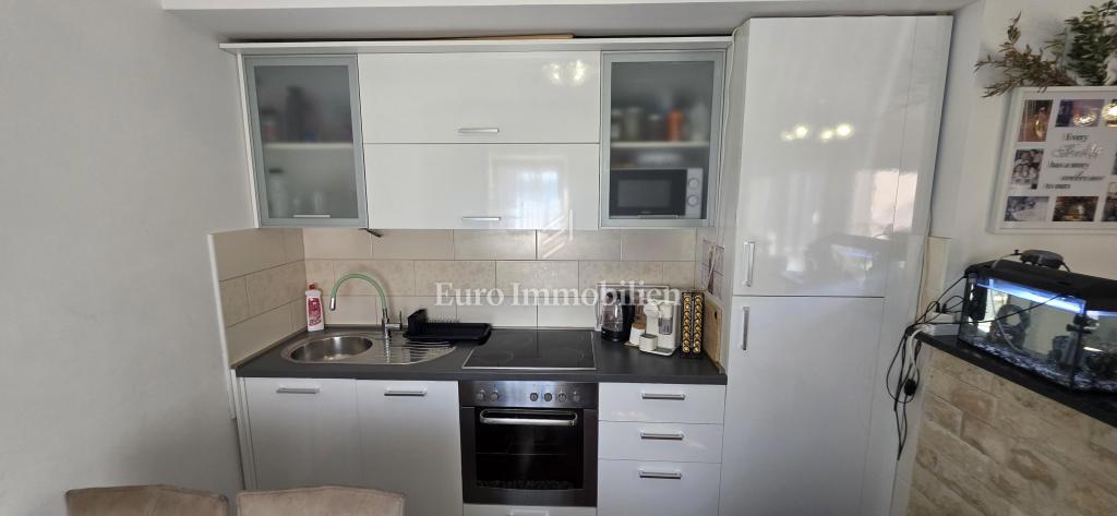 Crikvenica, appartamento con  parcheggio, zona tranquilla