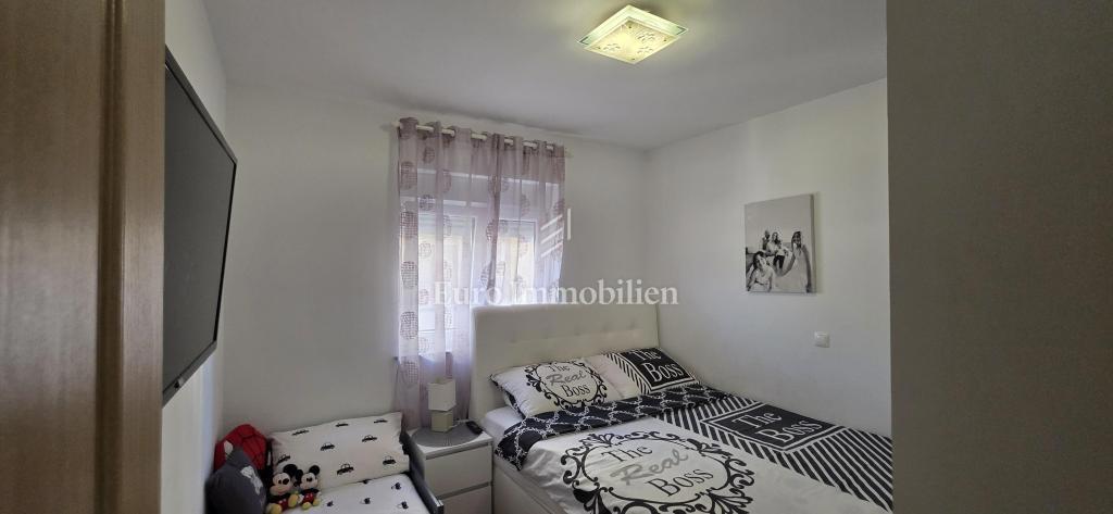 Crikvenica, appartamento con  parcheggio, zona tranquilla