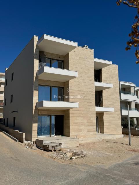 MANDRE prima fila mare appartamenti lusso vista mare S1