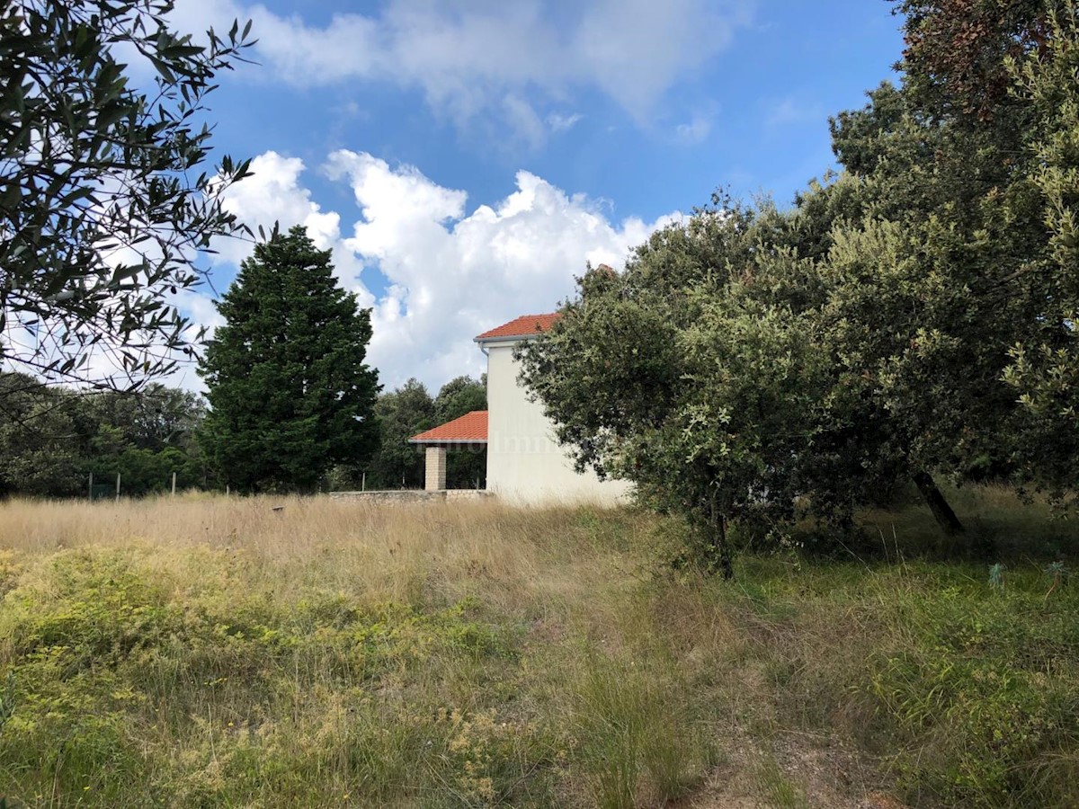 Casa indipendente con ampio giardino