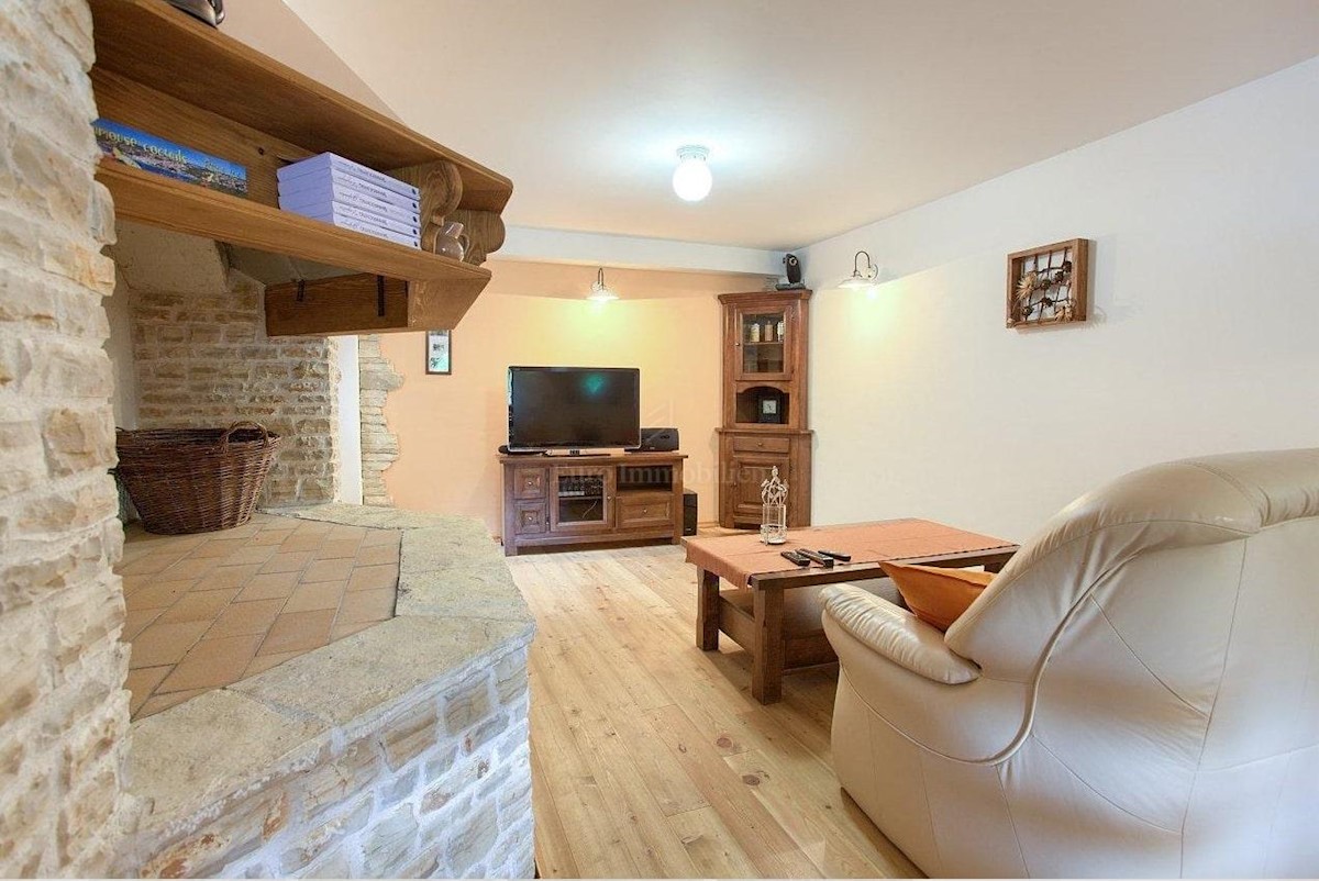 Casa in pietra in una posizione tranquilla
