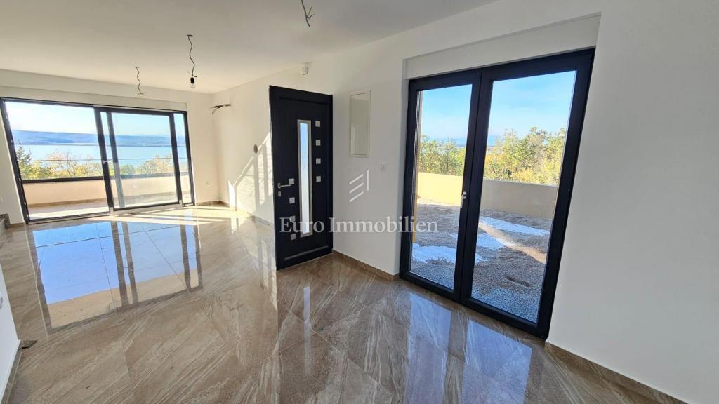 Family house with two apartments, Dramalj