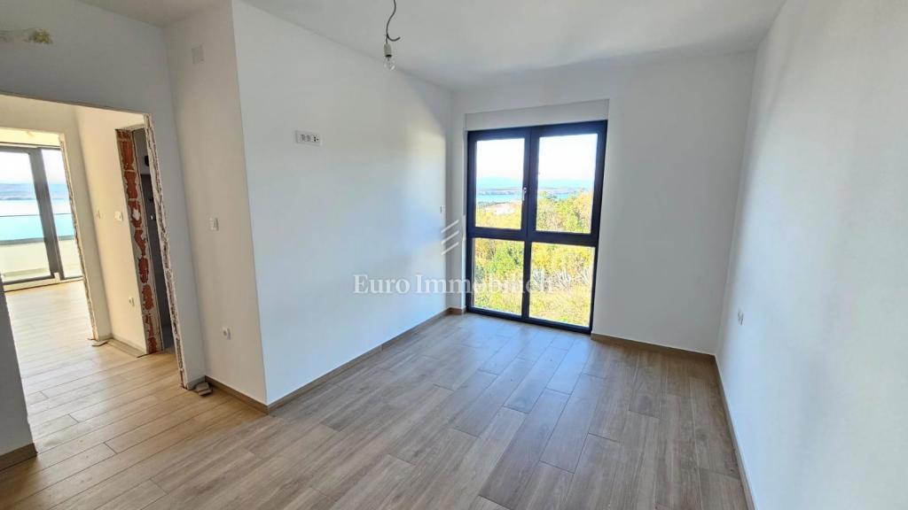 Family house with two apartments, Dramalj