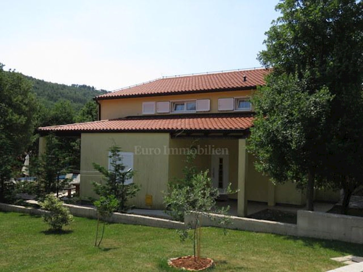 Beautiful semi-detached house with a swimming pool