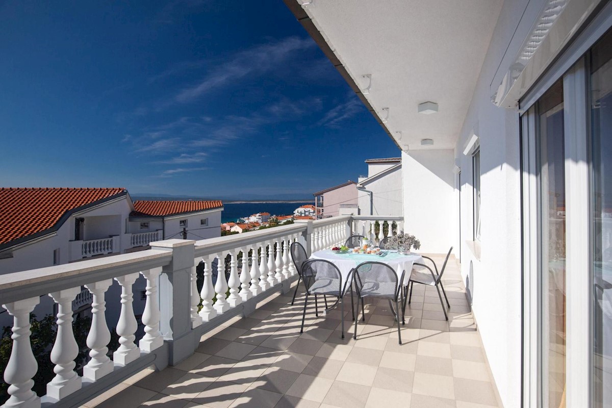 House with 6 apartments and swimming pool, Crikvenica