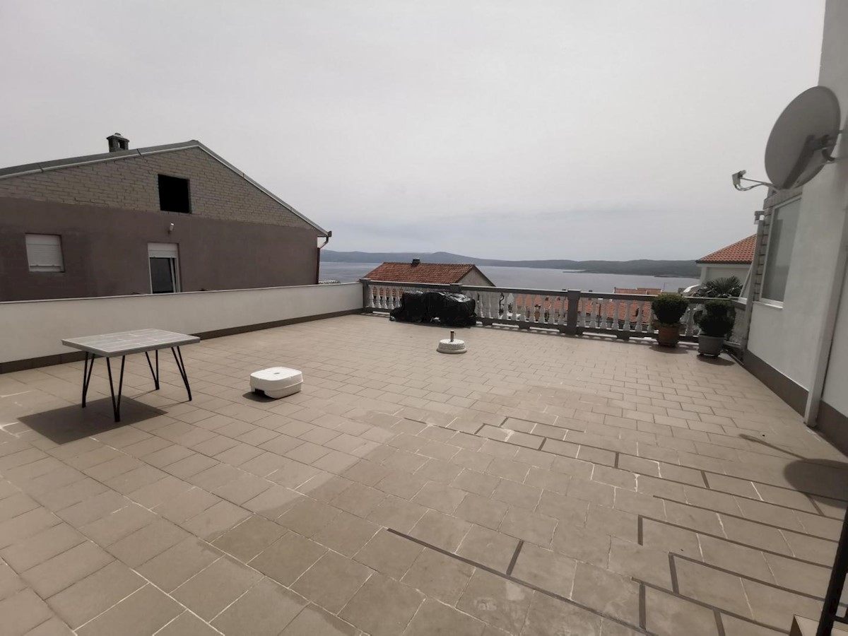 House with 6 apartments and swimming pool, Crikvenica