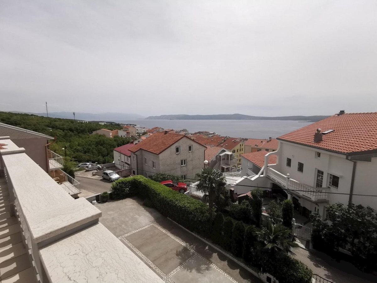 House with 6 apartments and swimming pool, Crikvenica