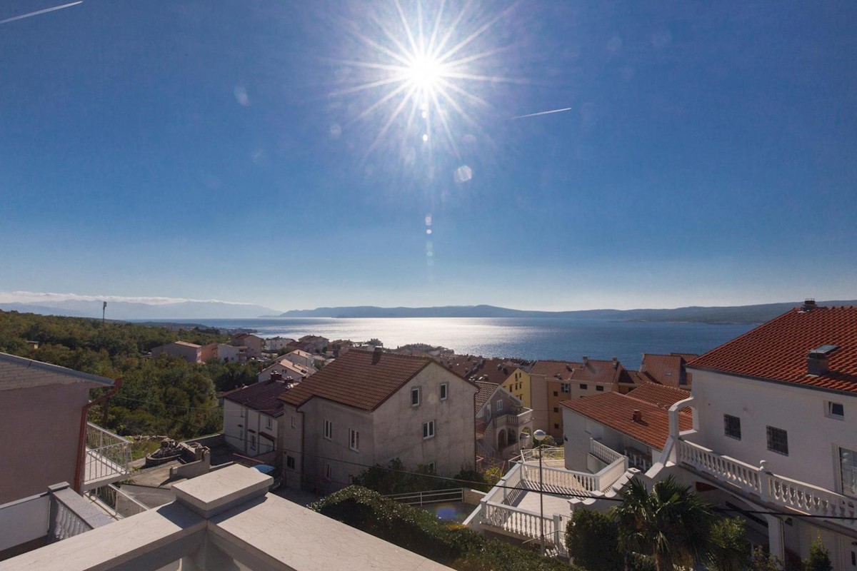 House with 6 apartments and swimming pool, Crikvenica