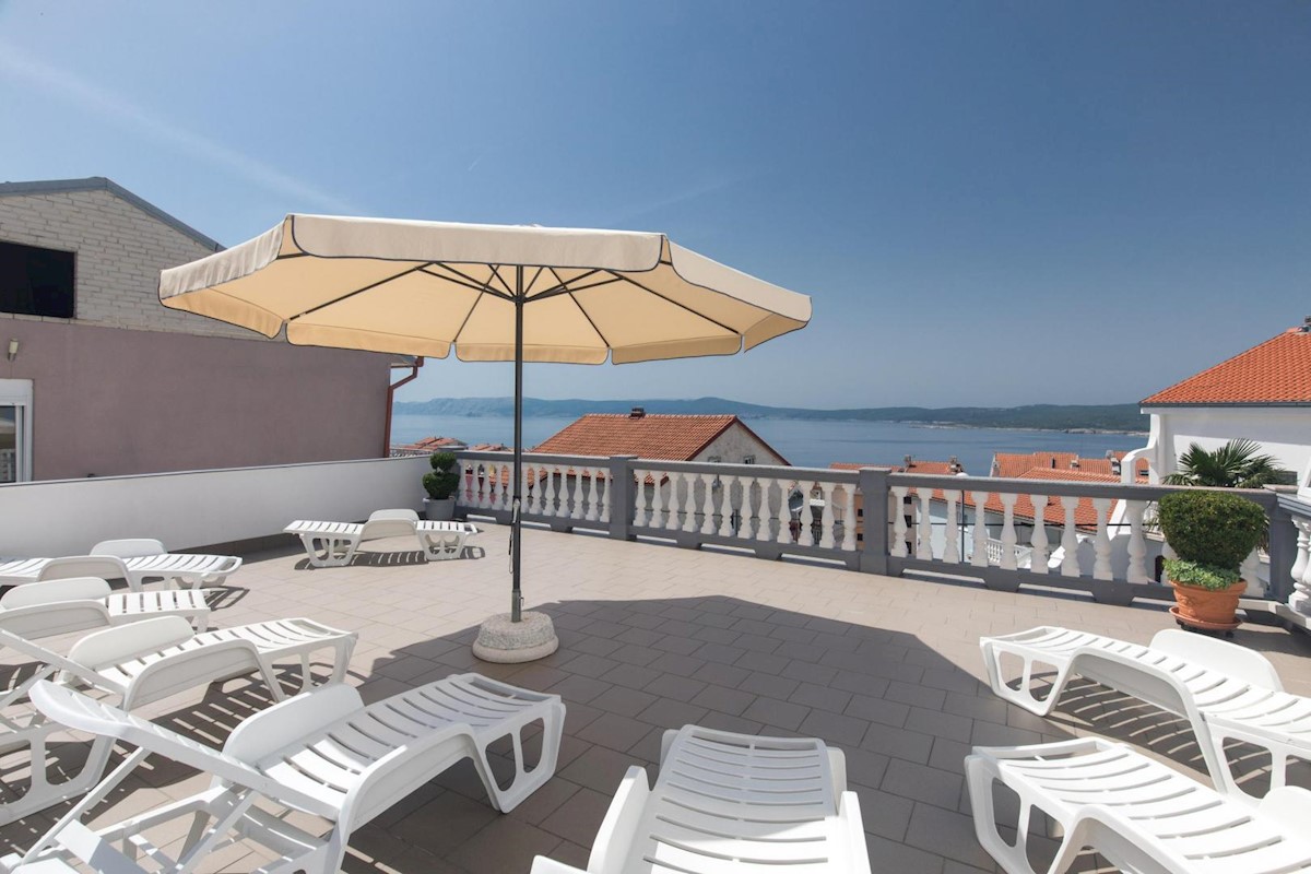 House with 6 apartments and swimming pool, Crikvenica