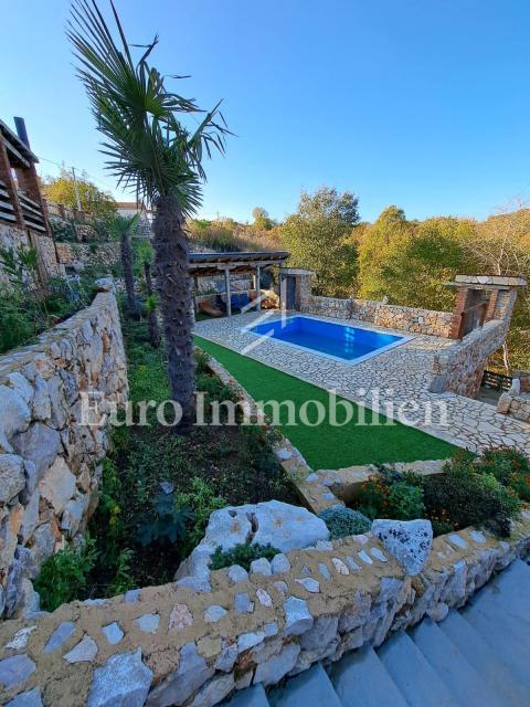 Detached house with heated pool, Dobrinj area - island of Krk