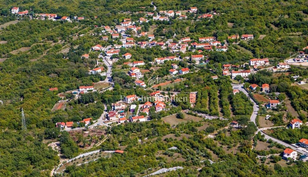 Rezultati prijevoda Rezultat prijevoda Terreno edificabile in natura vicino a Malinska, isola di Krk