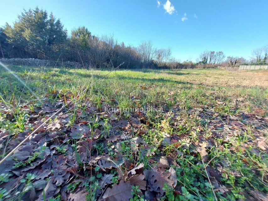 Istria, surroundings of Vodnjan, building plot in a quiet location