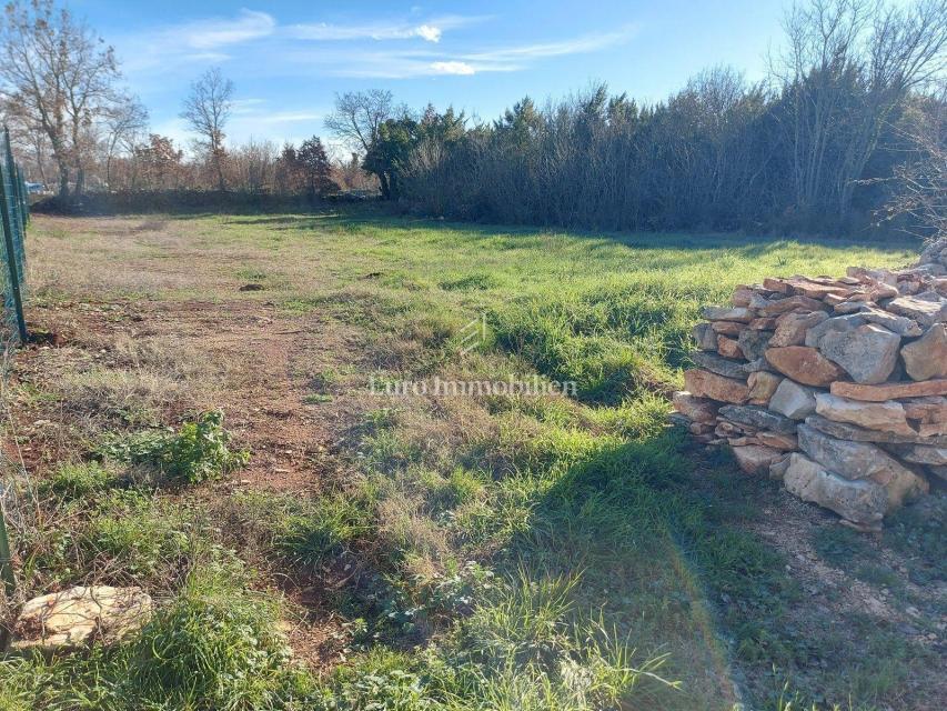 Istria, surroundings of Vodnjan, building plot in a quiet location