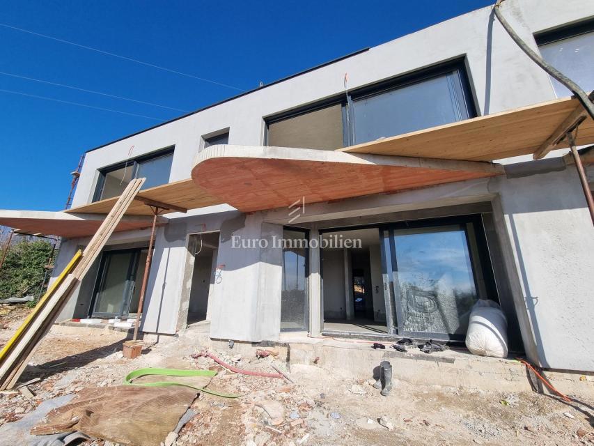 Apartment on the 1st floor, new building, near Poreč