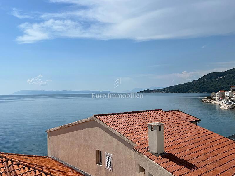 Drasnice casa seconda fila dal mare