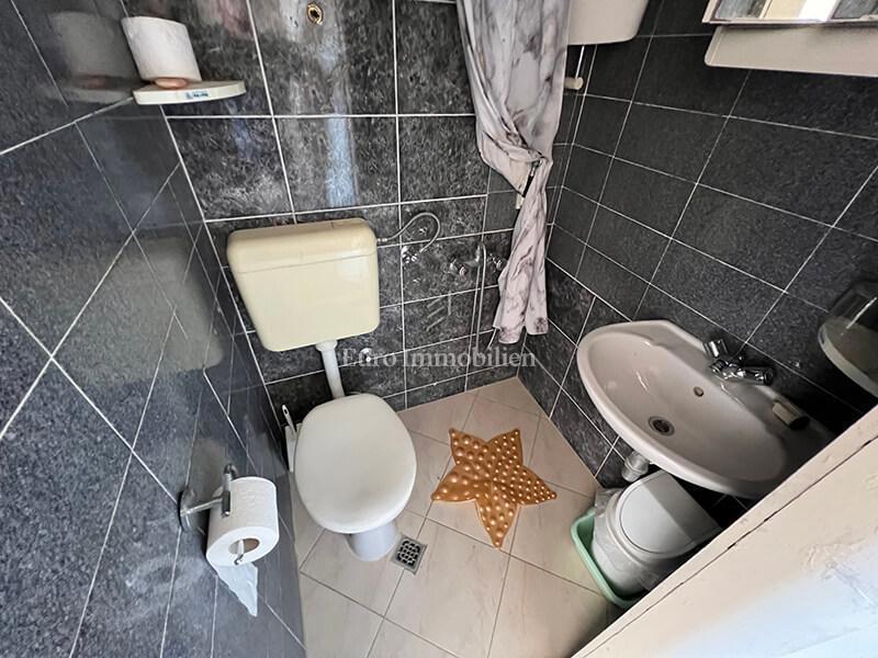 Drasnice casa seconda fila dal mare