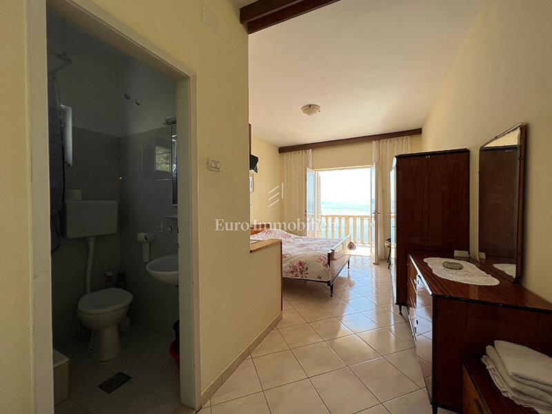 Drasnice casa seconda fila dal mare