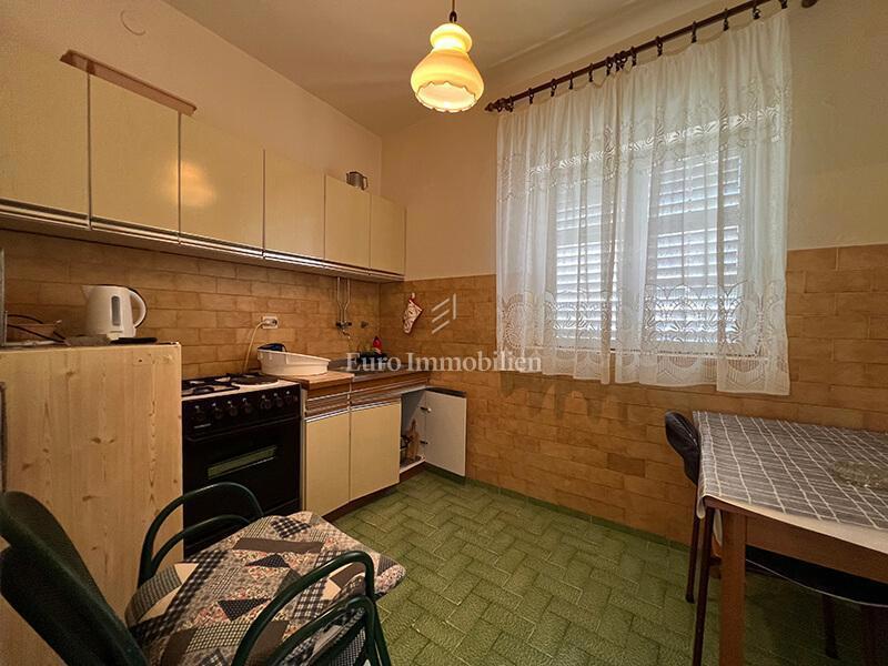 Drasnice casa seconda fila dal mare