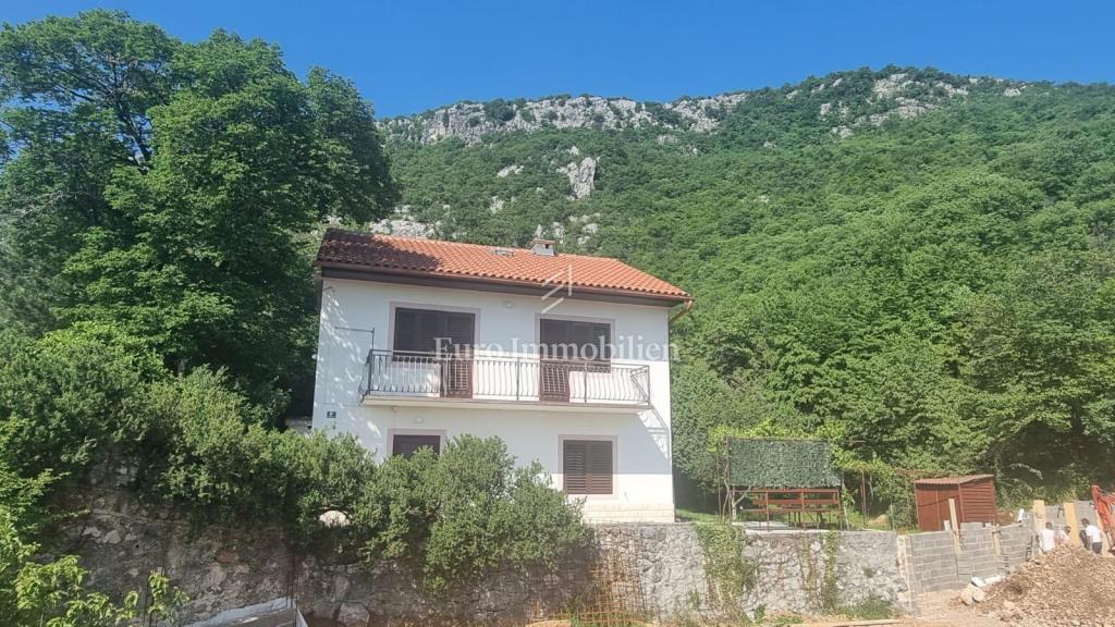 Grizane casa con vista sul mare