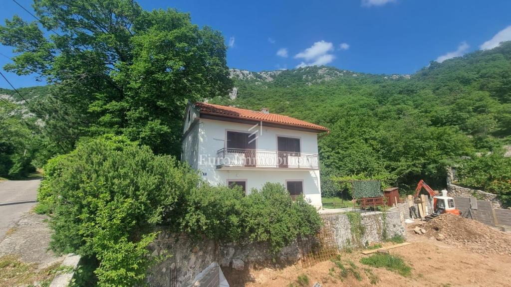 Grizane casa con vista sul mare