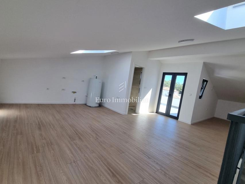 Parenzo - Villetta bifamiliare con giardino di 200 mq, a 1,5 km dal mare