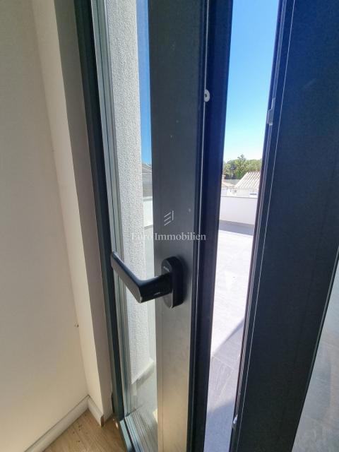 Parenzo - Villetta bifamiliare con giardino di 200 mq, a 1,5 km dal mare