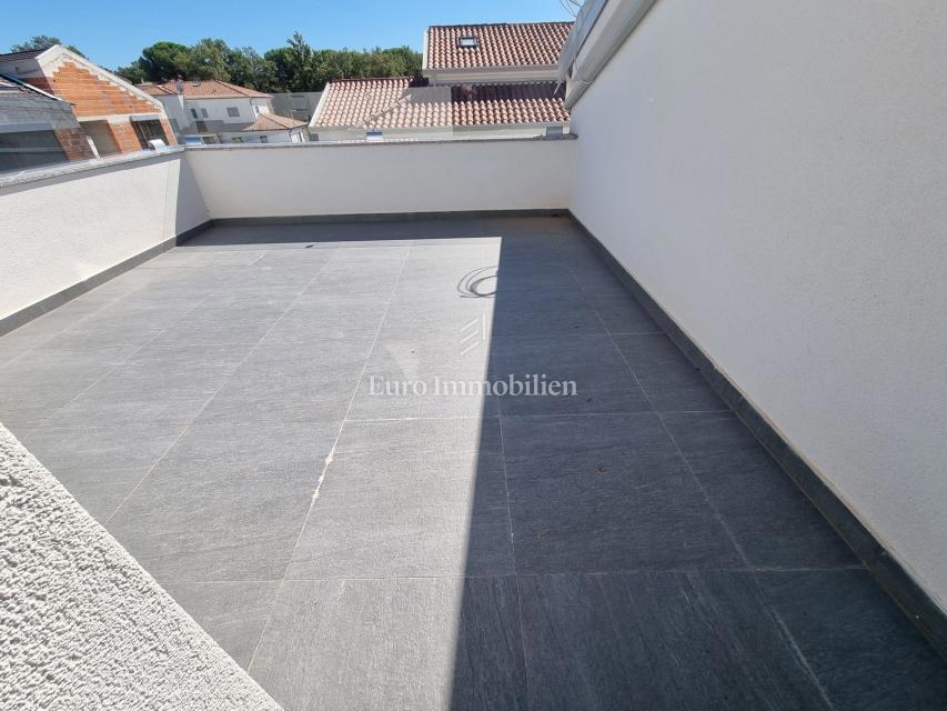 Parenzo - Villetta bifamiliare con giardino di 200 mq, a 1,5 km dal mare