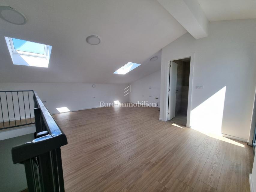 Parenzo - Villetta bifamiliare con giardino di 200 mq, a 1,5 km dal mare