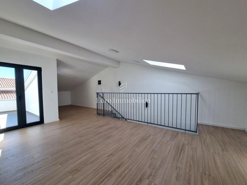 Parenzo - Villetta bifamiliare con giardino di 200 mq, a 1,5 km dal mare